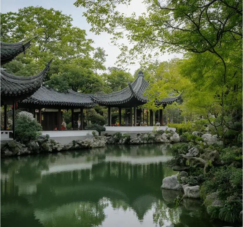 丽江古城梦碎餐饮有限公司